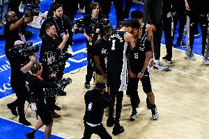 马刺成NBA历史第二年轻的总决赛队伍！吉诺比利：太令人印象深刻配图
