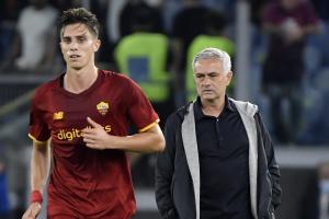 罗马诺:皇马在寻找左后卫中卫摇摆人,已与卡拉菲奥里的团队联系配图