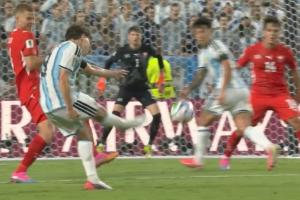 绝杀？！第112分钟，阿尔瓦雷斯兜射死角破门！阿根廷2-1领先瑞士配图